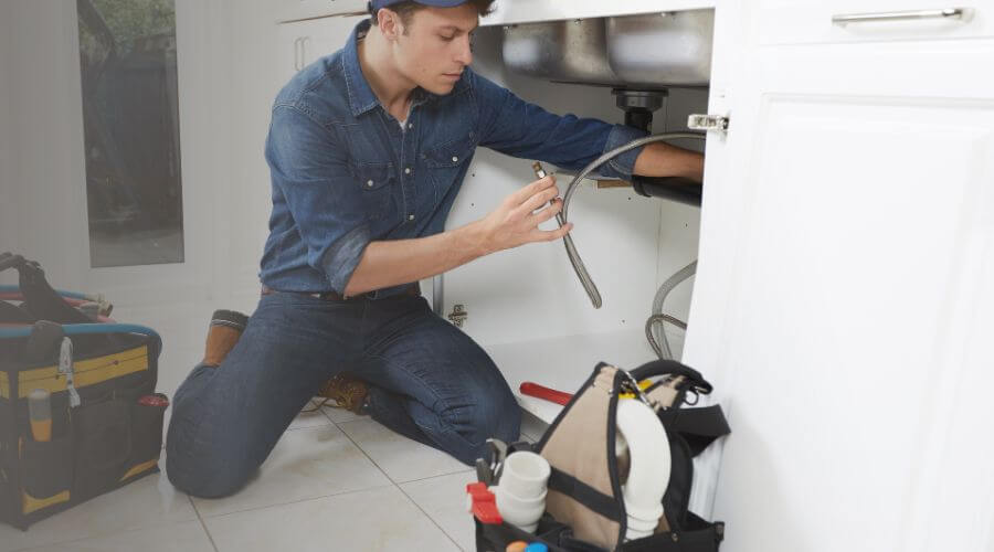 Expert burst pipe repair services in Kendallville, IN